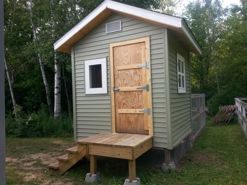 How to build a chicken coop for dummies (or more accurately, by a dummy